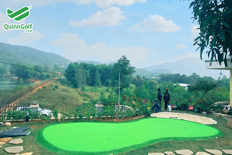 Mini Green Golf trong khuôn viên sân vườn 9