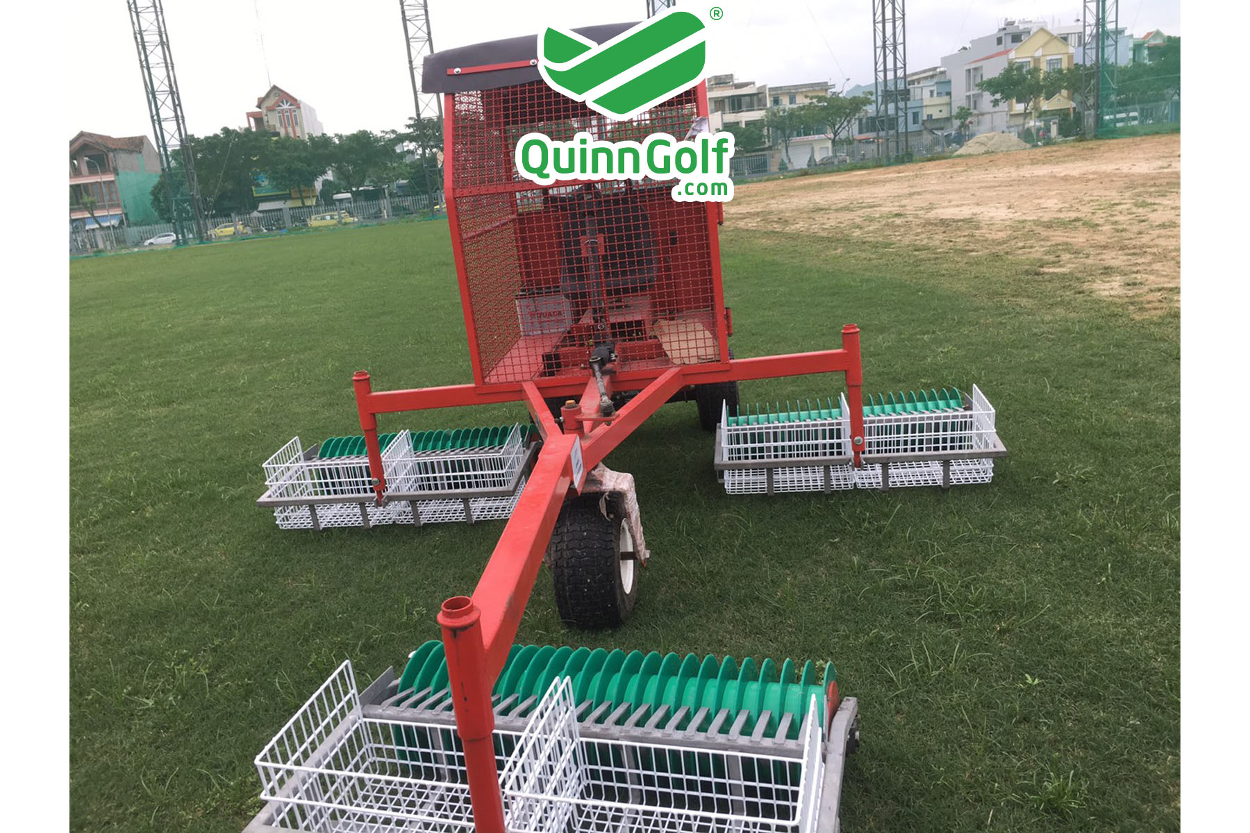 xe nhặt bóng golf