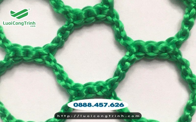 luoi-an-toan-chong-da-roi-polyester-xanh-la-cay